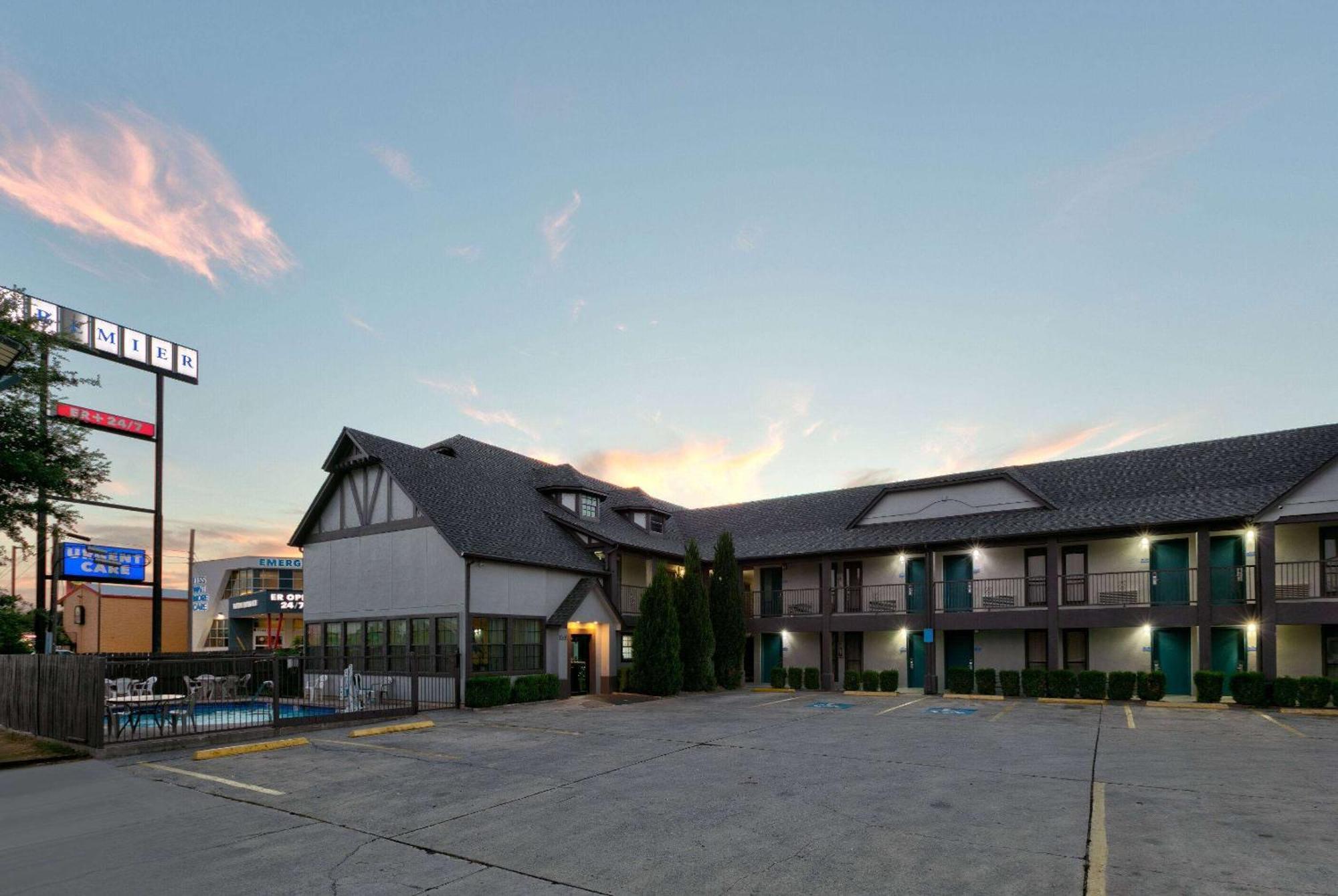 Howard Johnson By Wyndham San Marcos Εξωτερικό φωτογραφία