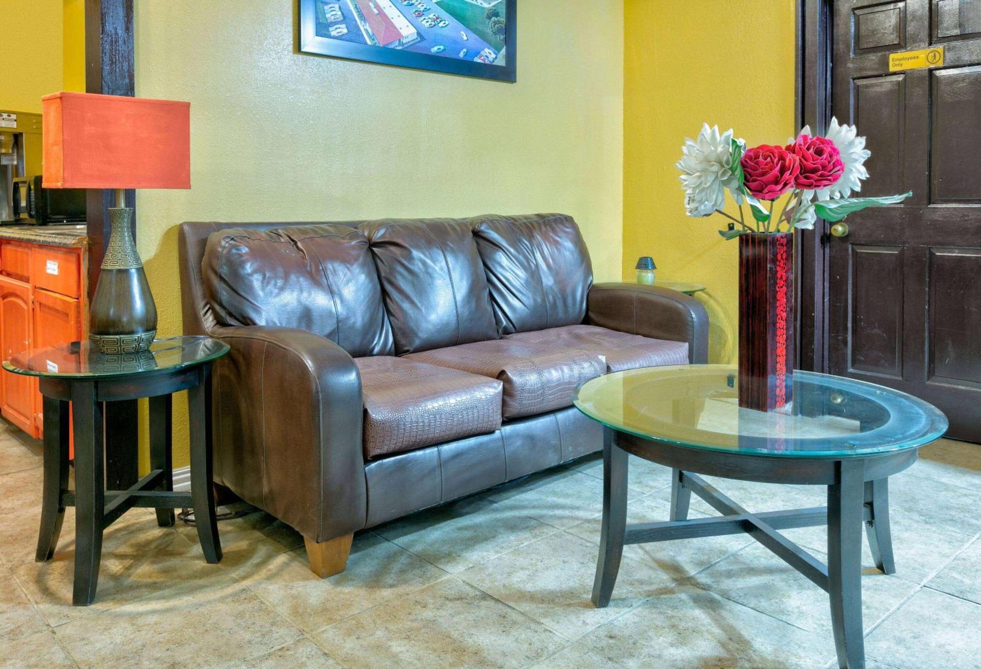 Howard Johnson By Wyndham San Marcos Εξωτερικό φωτογραφία