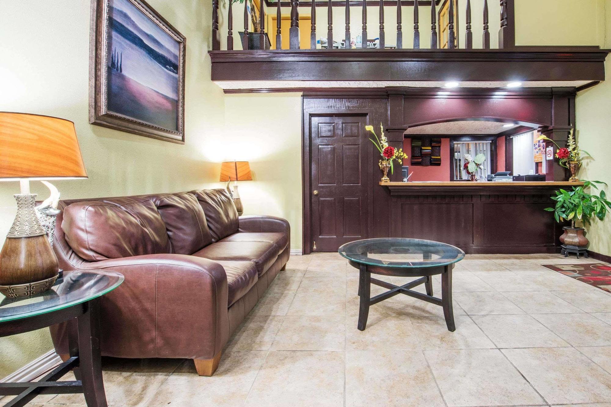 Howard Johnson By Wyndham San Marcos Εξωτερικό φωτογραφία
