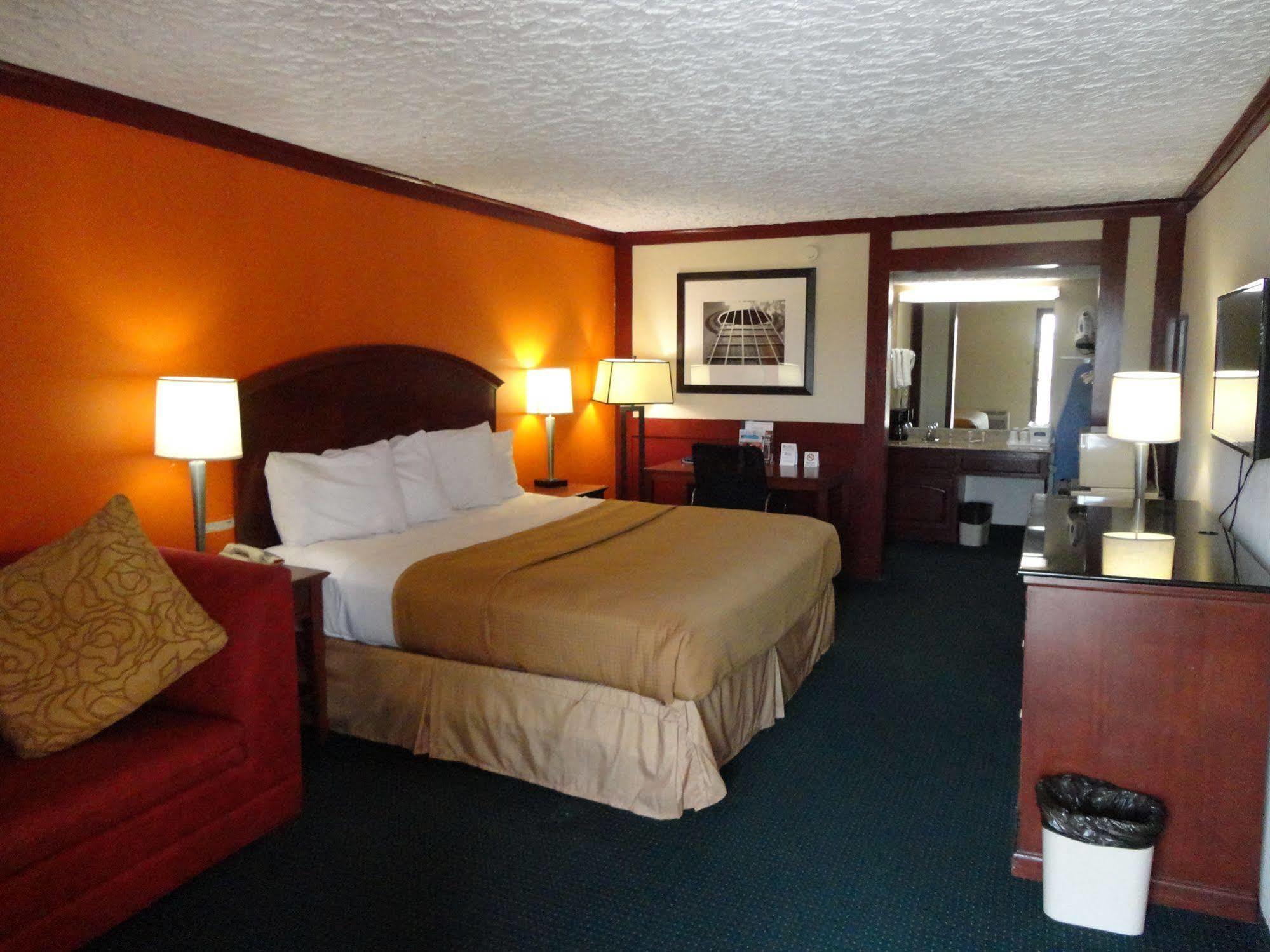 Howard Johnson By Wyndham San Marcos Εξωτερικό φωτογραφία